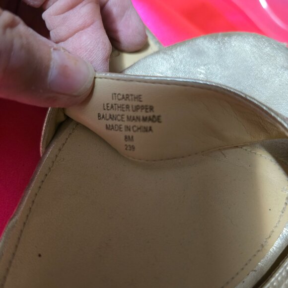 Shoes - Picture 3 of 7